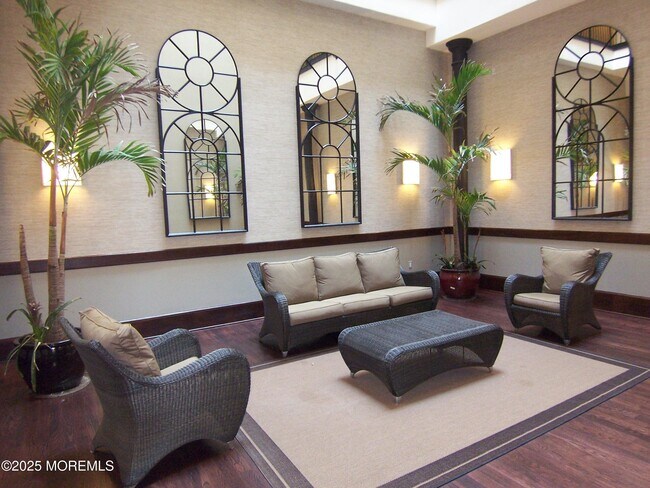 Foto del edificio - 300 Emory St