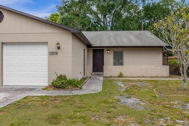 Foto del edificio - 5214 Kempston Dr
