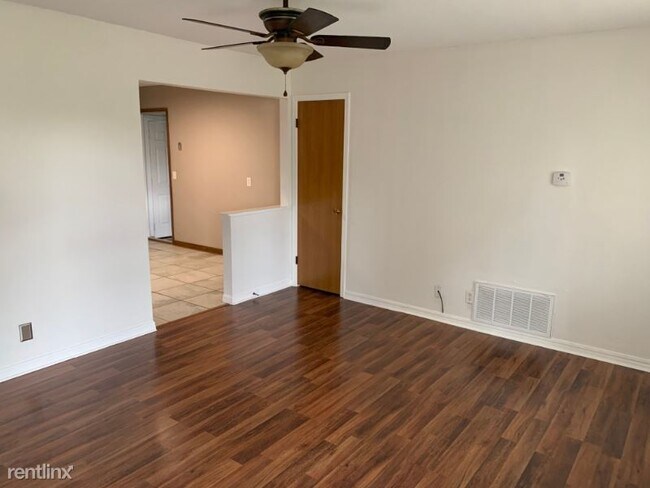 Building Photo - 3 br, 1 bath House - 2424 N Star Dr