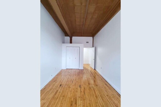 Building Photo - 158 Chestnut St