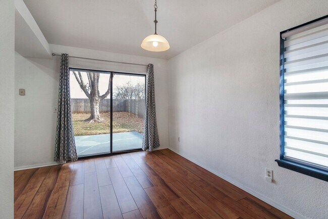 Foto del edificio - Great 3 Bed 2 Bath In Edmond
