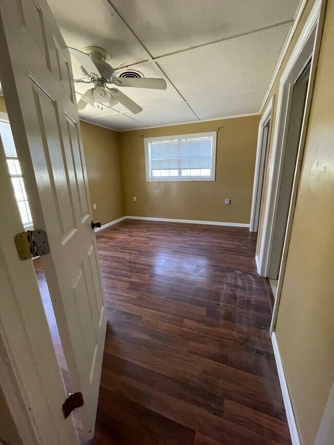 Foto del edificio - 4 bedroom home for rent in Vinton, La
