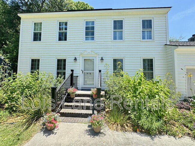 Foto del edificio - 978 Mooring Dr