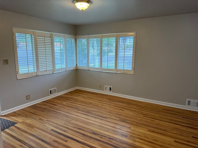 Foto del edificio - 2278 Logan Ave S