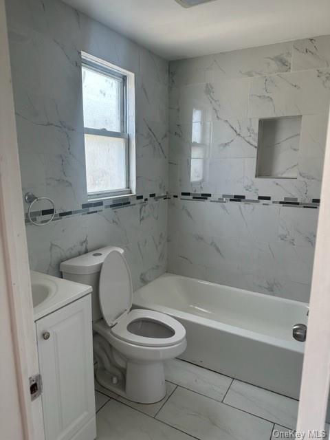 Foto del edificio - 680 E 226th St