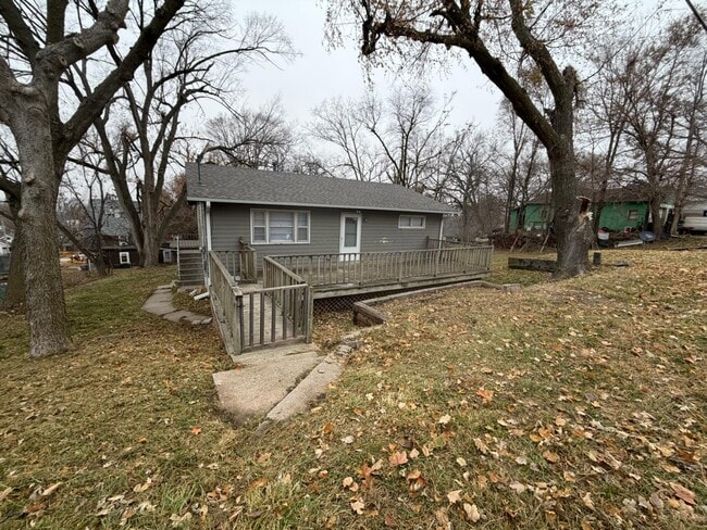 Building Photo - 312 Hill St