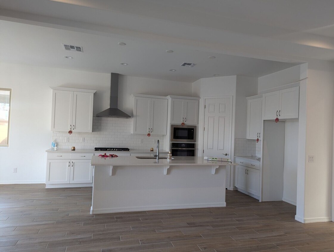 Primary Photo - Spacious 4BR House in Goodyear