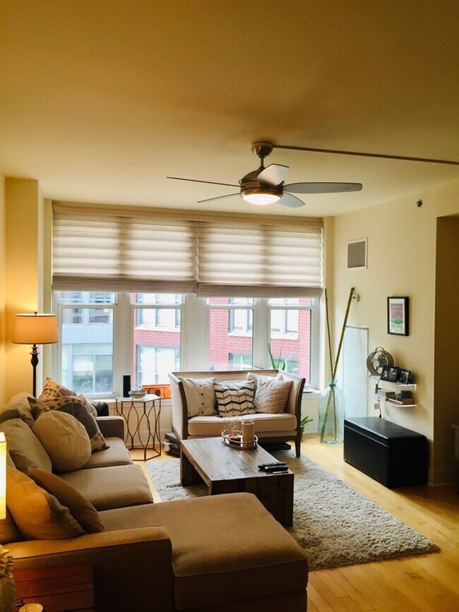 Foto del edificio - 1125 Maxwell Ln