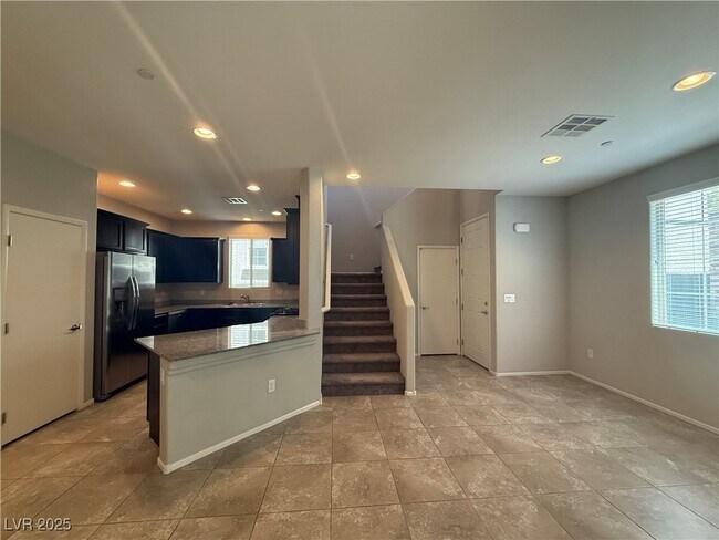 Foto del edificio - 6137 Scarlet Leaf St