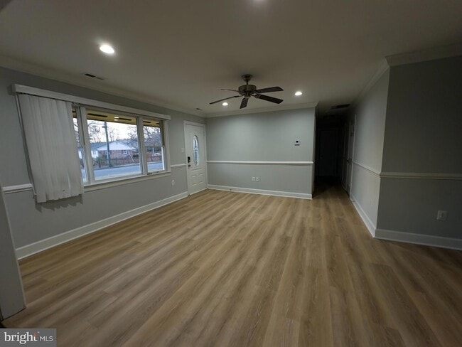 Foto del edificio - 7925 Ashboro Dr