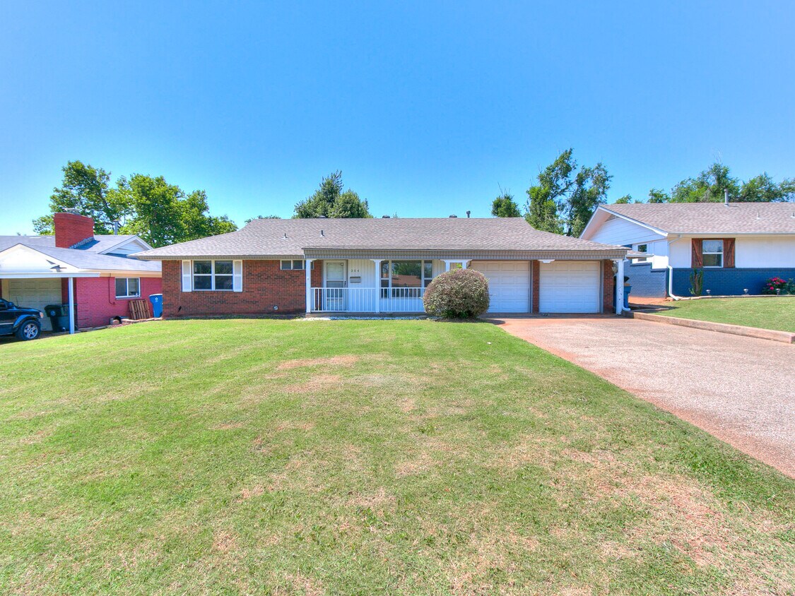 Primary Photo - 204 E Morningside Dr