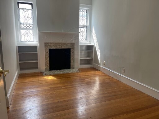 Building Photo - 60 College Ave