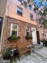 Building Photo - 922 League St