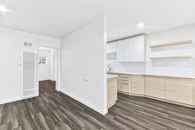 Foto del edificio - 4308 E 4th St
