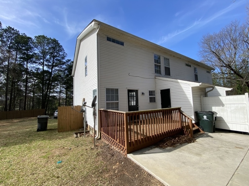 Building Photo - 505 Avent Ferry Rd