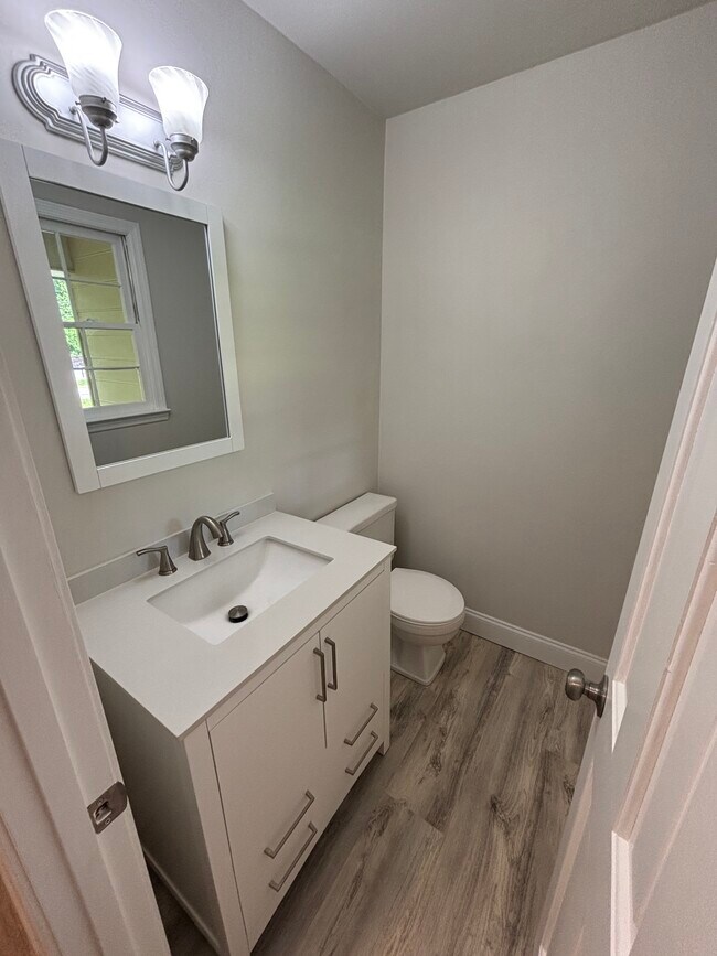 Main Floor 1/2 Bathroom - 1925 Mayfield Rd House