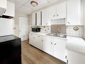 Building Photo - 812-814 3rd Ave