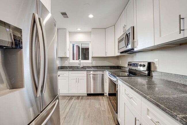Foto del edificio - 2815 Lee Oaks Ct