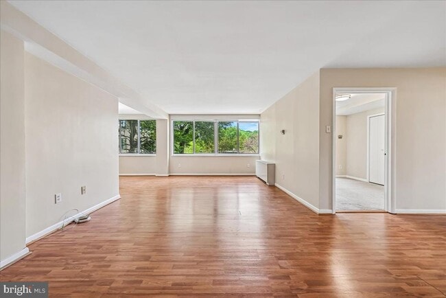 Foto del edificio - 6631 Wakefield Dr