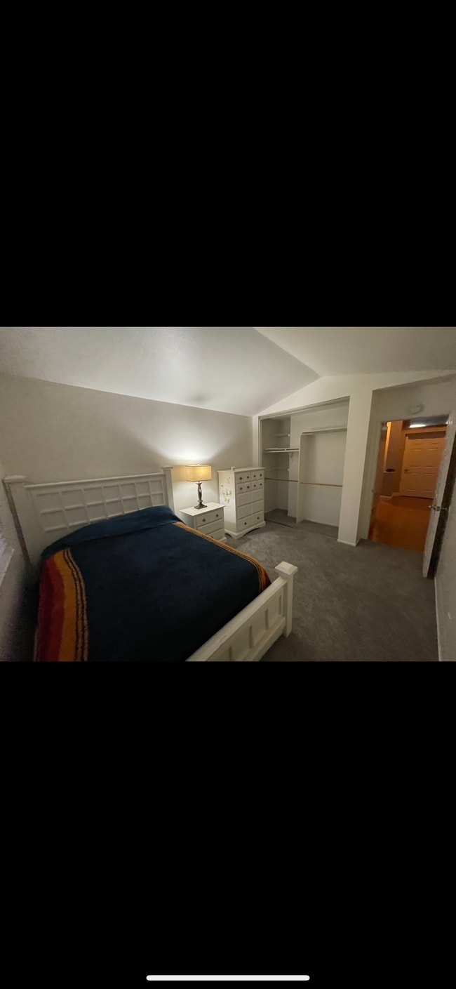 Building Photo - 10966 Larkspur Way