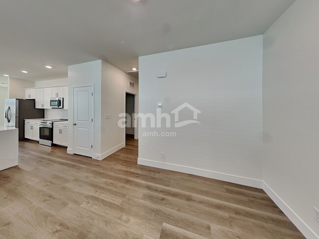 Foto del edificio - 525 Speckled Orchid Pl