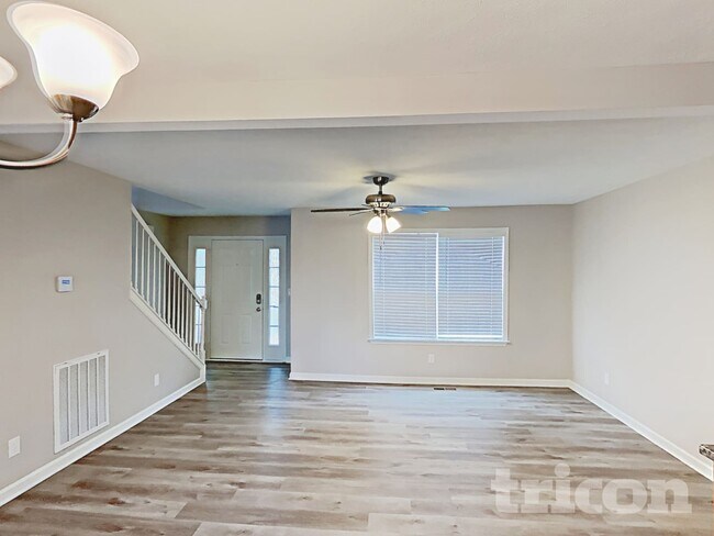 Foto del edificio - 1856 Emily Ln