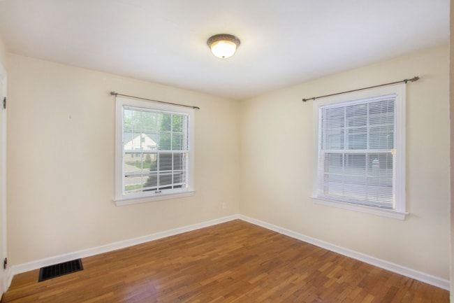 Foto del edificio - 1024 Burton St SE