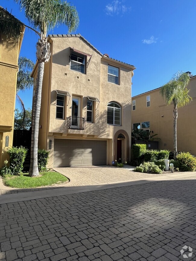 Serra Mesa Apartments for Rent with a Yard San Diego, CA 1 Rentals