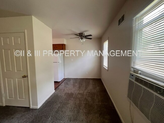 Building Photo - 8408 Robinson St