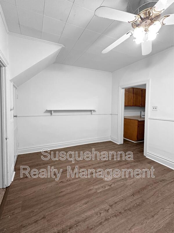 Building Photo - 532 S 16th St