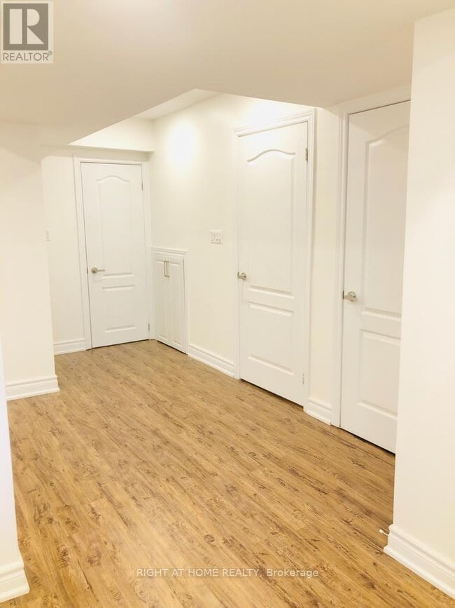 Building Photo - 20 Flatfield Terrace