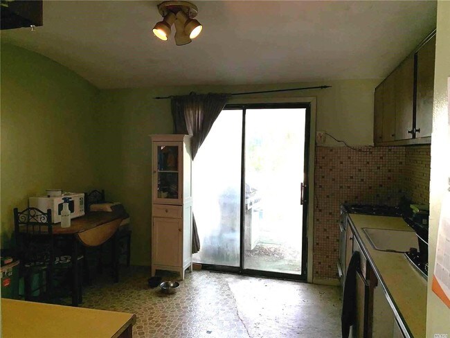 Foto del edificio - 21 Mayflower Ln