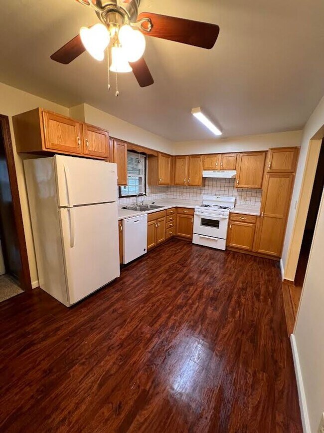 Foto del edificio - 3808 Cumberland Dr