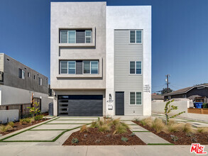 Building Photo - 4509 Saturn St