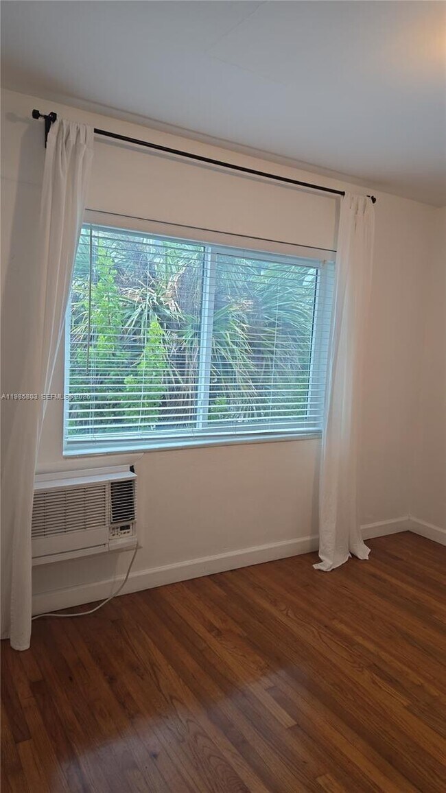 Foto del edificio - 10072 E Bay Harbor Dr