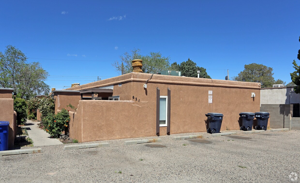 Foto del edificio - 617-621 Monroe St NE