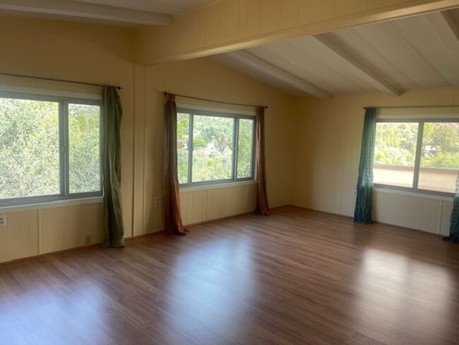 Building Photo - 401 Sunset Hills Dr