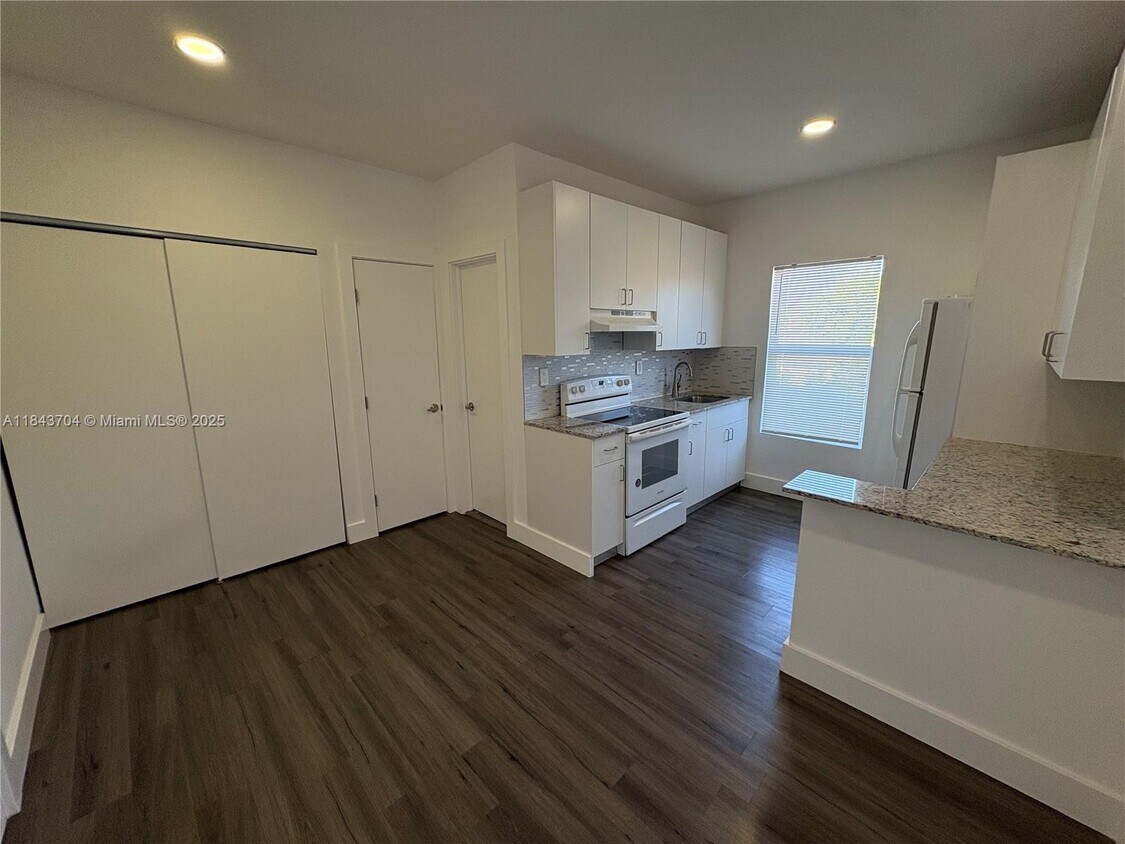 Foto del edificio - 3237 SW 4th St