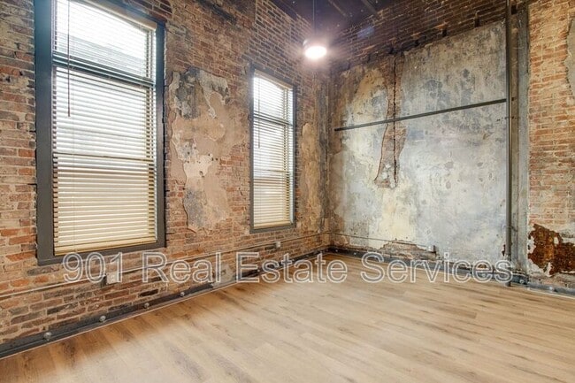 Building Photo - 124 Monroe Ave