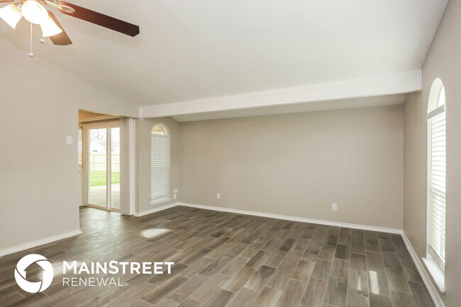 Building Photo - 625 Nora Ln