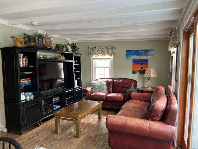 Building Photo - 804 Evergreen Walk