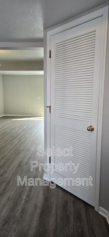 Foto del edificio - 5444 Evard Rd