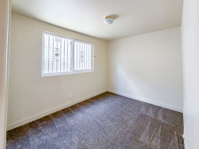 Building Photo - 4bd 2 ba House Available For Rent