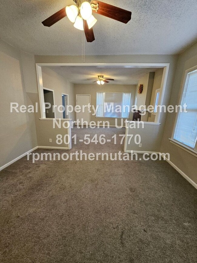 Foto del edificio - 2 Bedroom 1 Bath Home in Ogden Available!