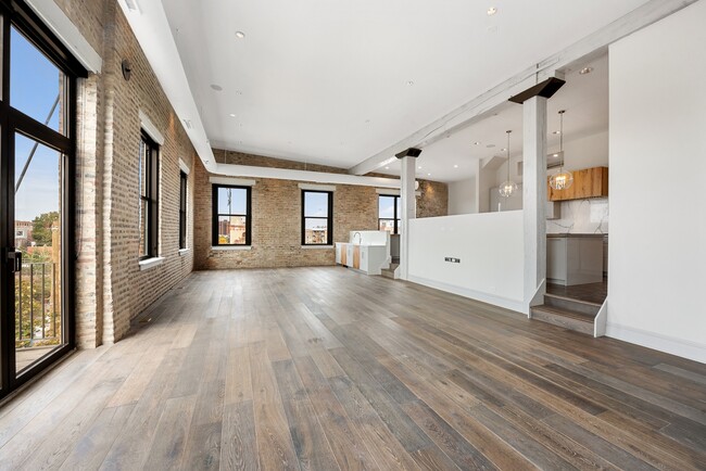 Building Photo - 401 N Aberdeen St