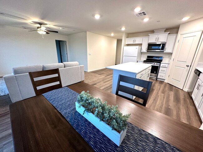 Building Photo - 161 Grand View Ct