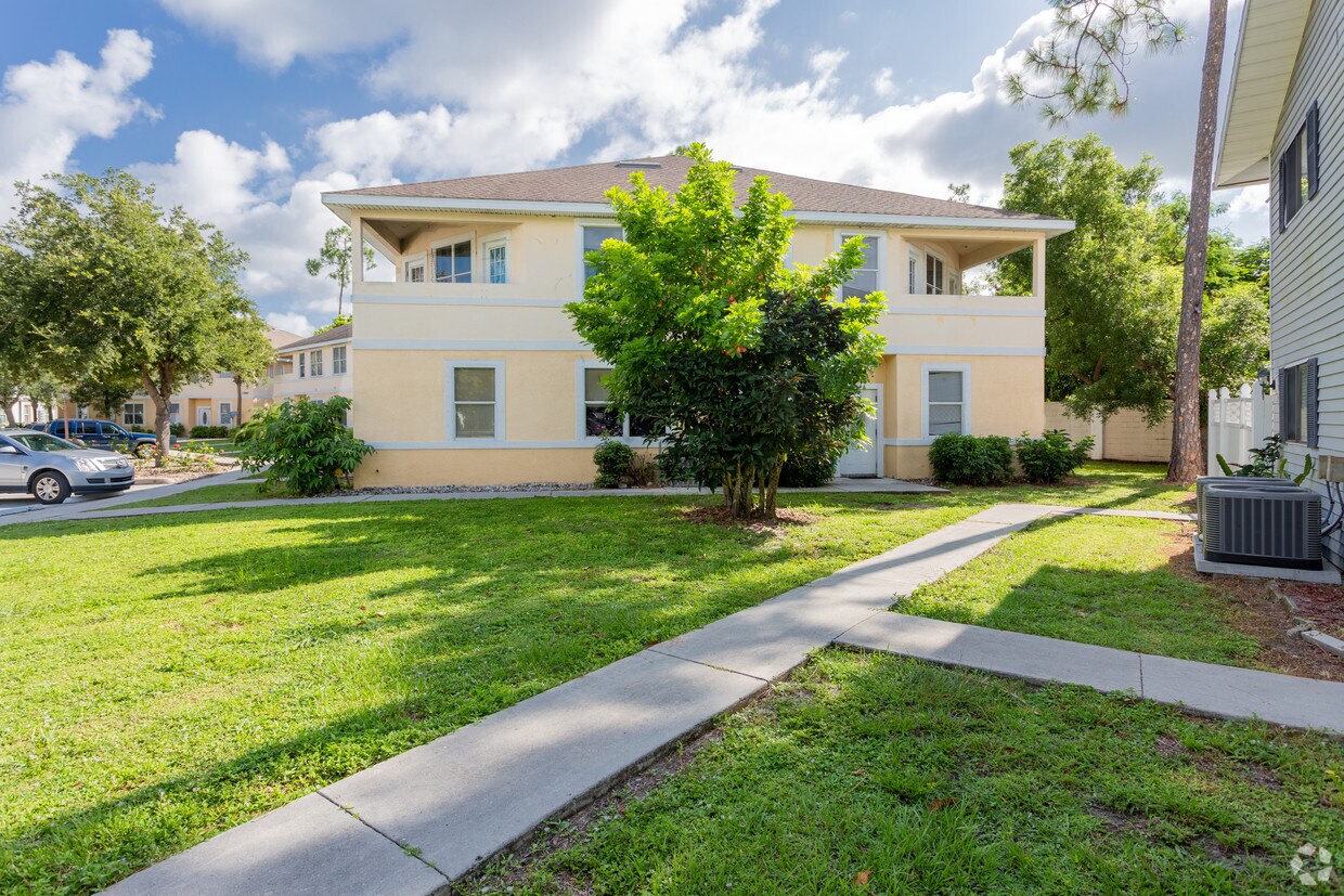 Building Photo - 11915 Corinne Lee Ct