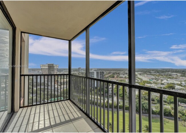 Building Photo - 20335 W Country Club Dr