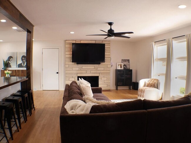 Building Photo - Sit Back, Relax. Your New home Awaits.