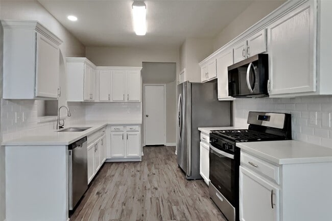 Foto del edificio - 14306 Cypress Falls Dr